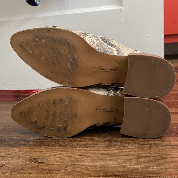 Steven by Steve Madden snakeskin mules size W8.5 - Picture 4 of 4